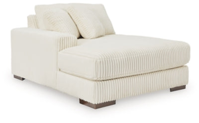 Lindyn Sectional with Chaise - Dow Furniture (ME)