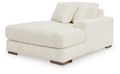 Lindyn Sectional with Chaise - Dow Furniture (ME)