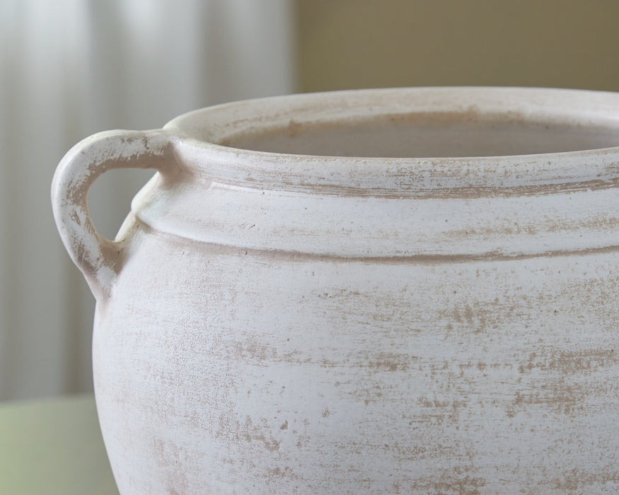 Meadie Vase - Dow Furniture (ME)