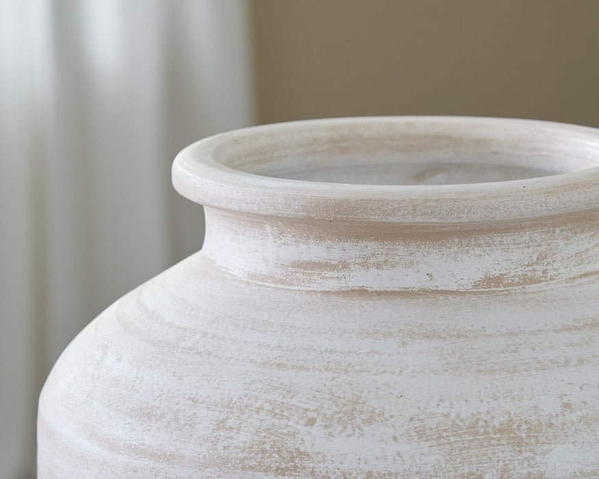 Meadie Vase - Dow Furniture (ME)