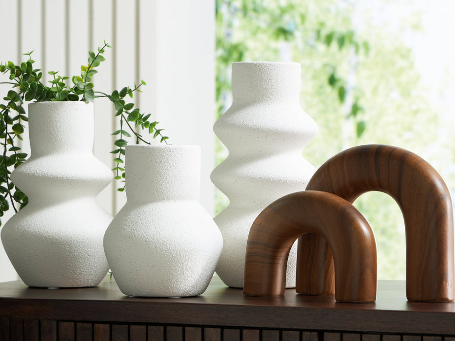 Carterworth Accessory Set (Set of 5) - Dow Furniture (ME)