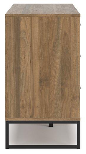 Deanlow Bedroom Package - Dow Furniture (ME)