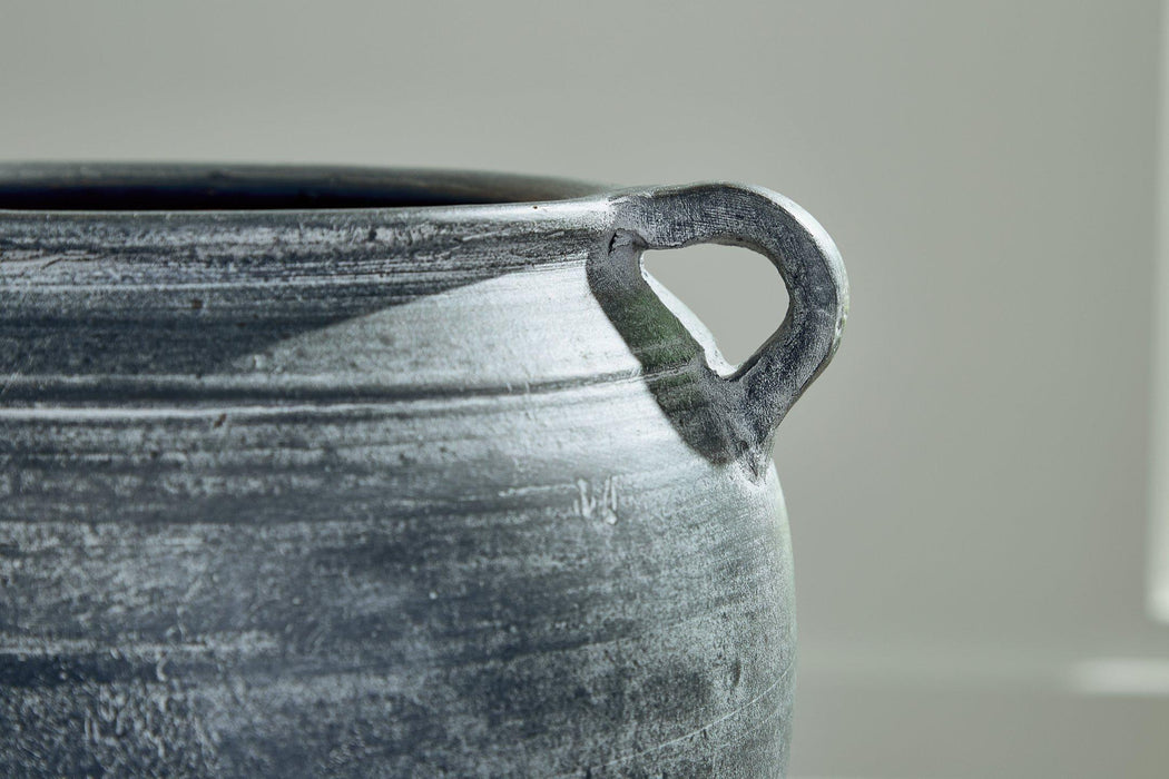 Meadie Vase - Dow Furniture (ME)