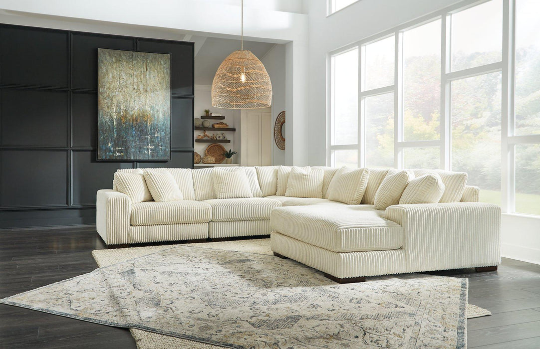 Lindyn Sectional with Chaise - Dow Furniture (ME)