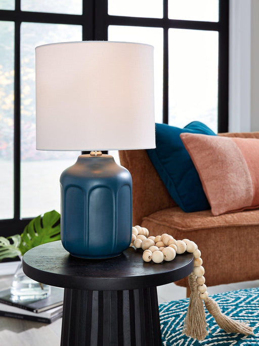 Gierburg Table Lamp - Dow Furniture (ME)