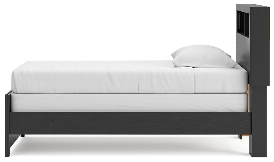 Broachmyn Bed - Dow Furniture (ME)