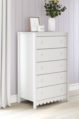 Hallityn Chest of Drawers - Dow Furniture (ME)