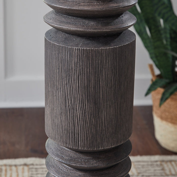 Fainwell Floor Lamp - Dow Furniture (ME)