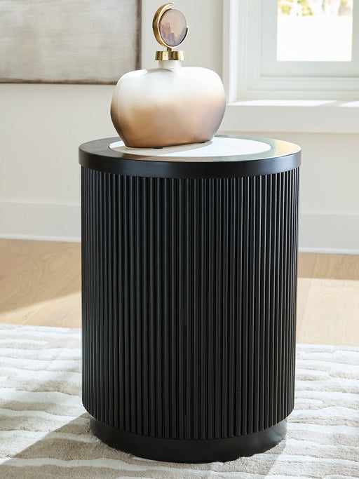Grayman End Table - Dow Furniture (ME)