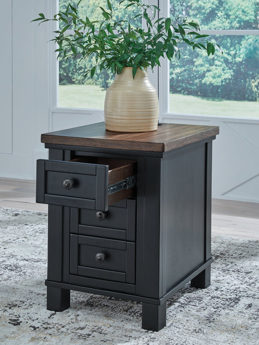 Wildenauer Chairside End Table - Dow Furniture (ME)
